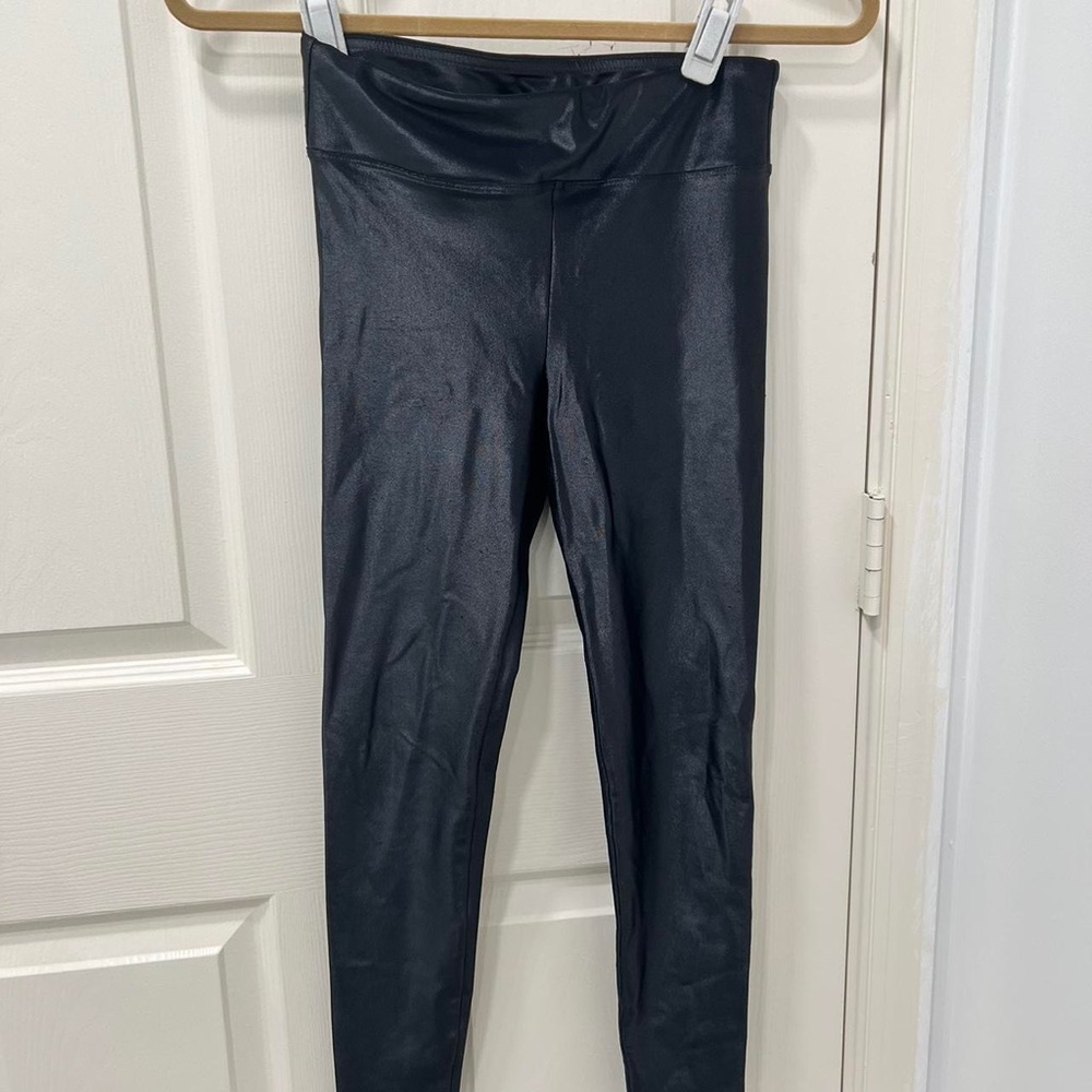 Koral size small lustrous black leggings
